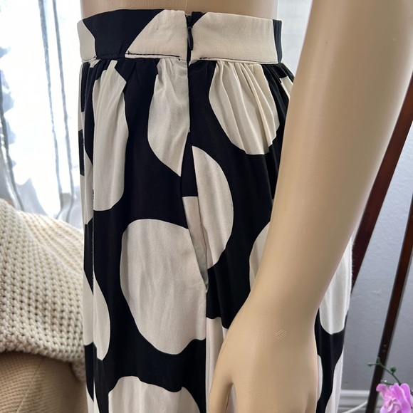 ModCloth Black And White Polka Dot A-Line Skirt Size XS Retro Flare - Picture 5 of 10